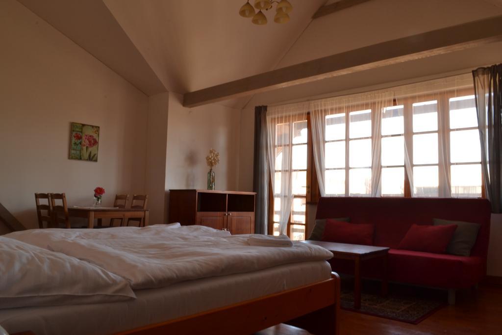 Penzion Dvur Krasikov Kokasice Exterior foto